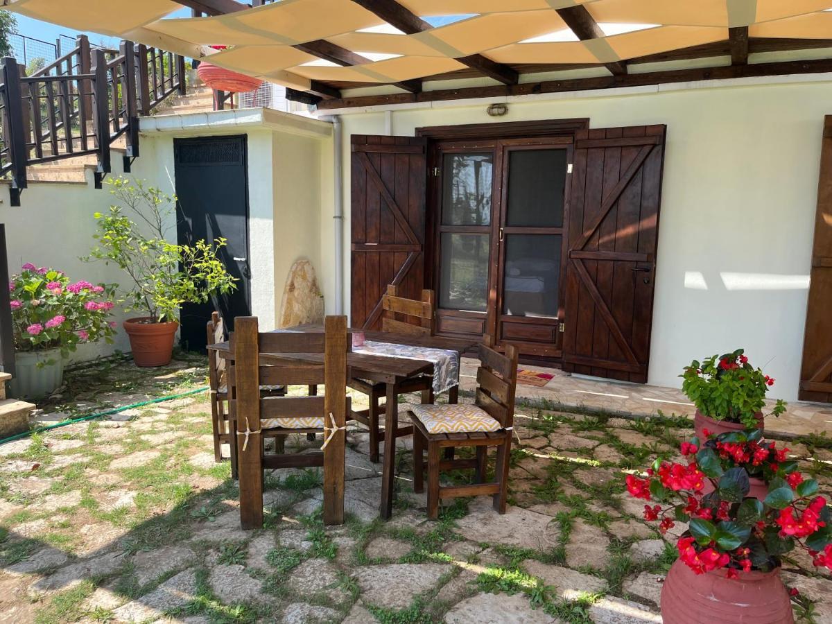 Guesthouse Kaliepia Ierissos Exterior photo
